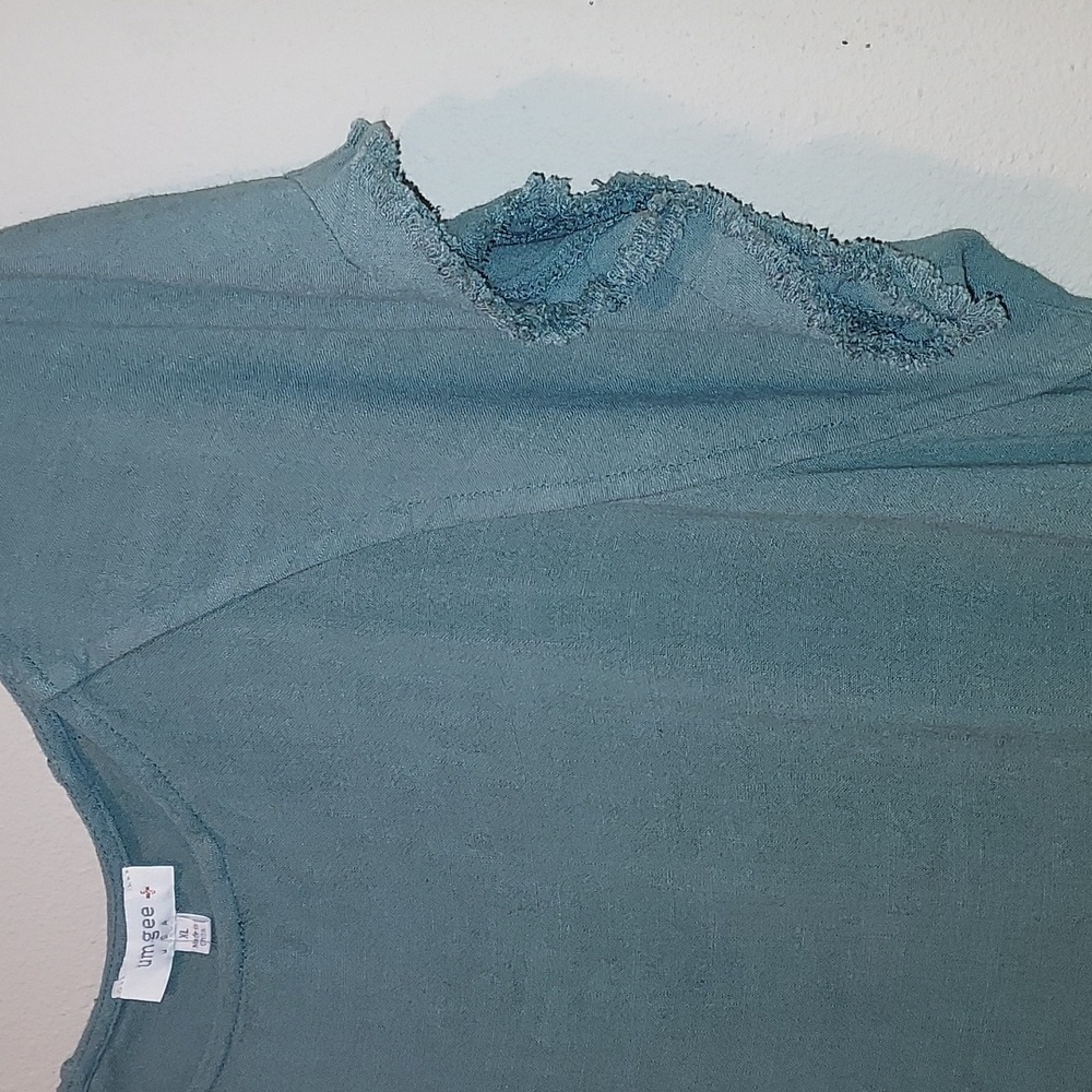 UMGEE Pintuck Blouse - Picture 3 of 7